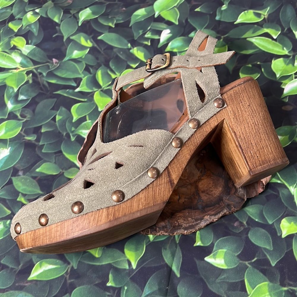 * Eric Michael green suede eyelet stud detail clog style heels - Picture 4 of 12